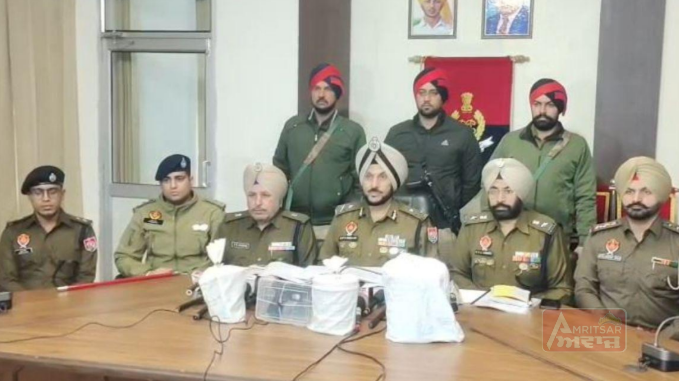 Amritsar : ਪਾਕਿ ਹੈਂਡਲਰਾਂ ਨਾਲ ਜੁੜਿਆ ਡਰੱਗ ਤਸਕਰੀ ਗਿਰੋਹ ਬੇਨਕਾਬ, 4.75 ਕਿਲੋ ਹੇਰੋਇਨ, 1 ਕਿਲੋ ਆਇਸ ਡਰੱਗ ਤੇ ਪਿਸਤੌਲ ਸਮੇਤ 7 ਗ੍ਰਿਫ਼ਤਾਰ :