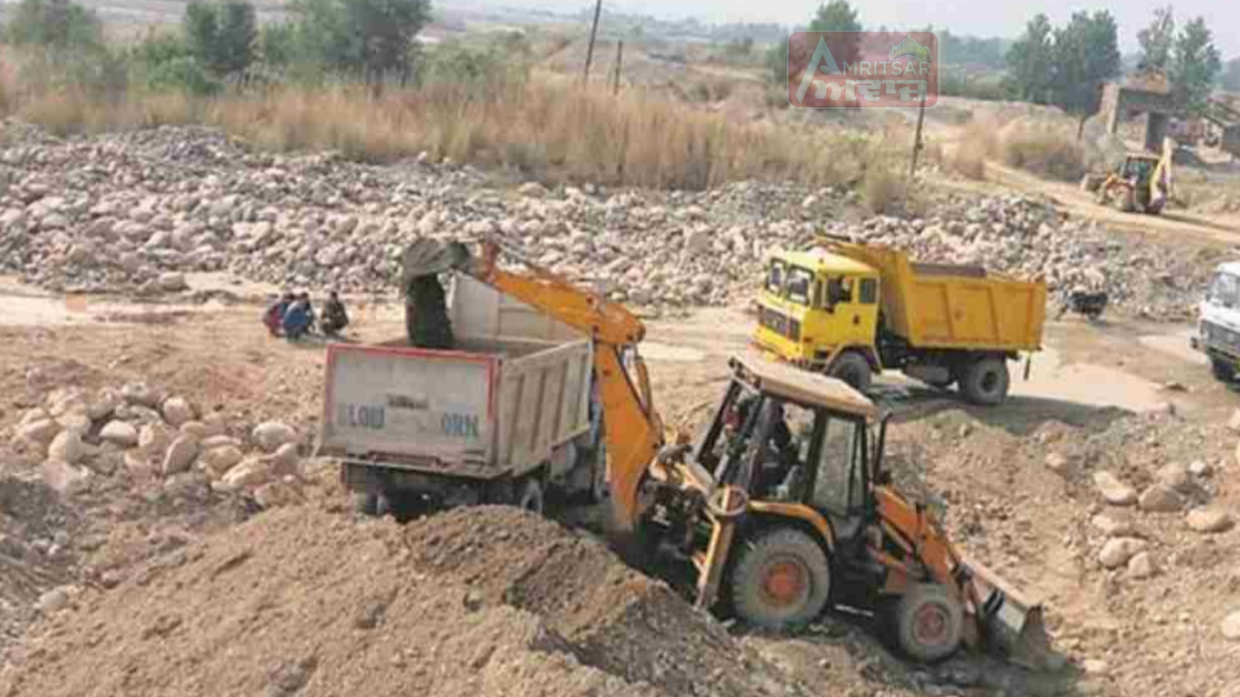 Illegal Mining : ”ਸਰਕਾਰੀ ਅਧਿਕਾਰੀਆਂ ਦੀ ਮਿਲੀਭੁਗਤ ਨਾਲ ਚੱਲ ਰਹੀ ਭਾਰਤ-ਪਾਕਿ ਸਰਹੱਦ ‘ਤੇ ਗ਼ੈਰ-ਕਾਨੂੰਨੀ ਮਾਈਨਿੰਗ”, ਪੰਜਾਬ ਸਰਕਾਰ ਨੂੰ ਹਾਈਕੋਰਟ ਦਾ Notice: