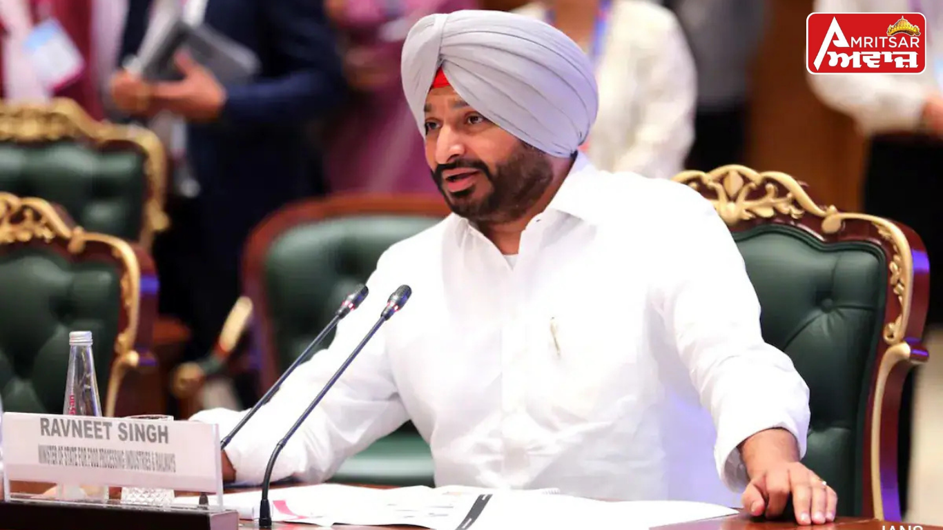 Punjab- ਦੀ ਸਿਆਸਤ ‘ਚ ਸ਼ਬਦੀ ਜੰਗ ਤੇਜ਼: ‘ਦੇਸ਼ ਦੇ ਦੁਸ਼ਮਣ’ ਬਿਆਨ ‘ਤੇ ਕਾਂਗਰਸ ਨੇ ਬਿੱਟੂ ਨੂੰ ਘੇਰਿਆ, ਭਾਜਪਾ ਨੇ ਗਾਂਧੀ ਪਰਿਵਾਰ ਦੇ ਇਤਿਹਾਸ ‘ਤੇ ਚੁੱਕੇ ਸਵਾਲ !