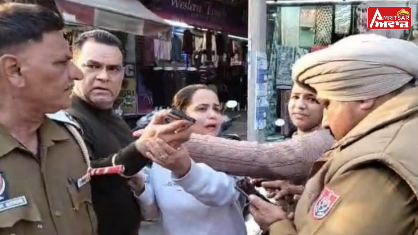 Amritsar ਦੇ ਕ੍ਰਿਸਟਲ ਚੌਂਕ ’ਚ ਗੱਡੀ ਲਗਾਉਣ ਨੂੰ ਲੈ ਕੇ ਹੰਗਾਮਾ, ਪੁਲਿਸ ਅਤੇ ਪਰਿਵਾਰ ਵਿਚਾਲੇ ਹੋਈ ਝੜਪ !