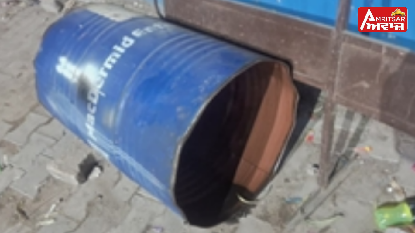 ਰਾਕੇਟ ਵਾਂਗ ਹਵਾ ‘ਚ ਉੱਡਿਆ ਲੋਹੇ ਦਾ ਡਰੰਮ: ਜ਼ੀਰਕਪੁਰ ‘ਚ ਵੈਲਡਿੰਗ ਦੌਰਾਨ ਵਾਪਰਿਆ ਵੱਡਾ ਹਾਦਸਾ, ਵੈਲਡਰ ਗੰਭੀਰ ਰੂਪ ‘ਚ ਝੁਲਸਿਆ !