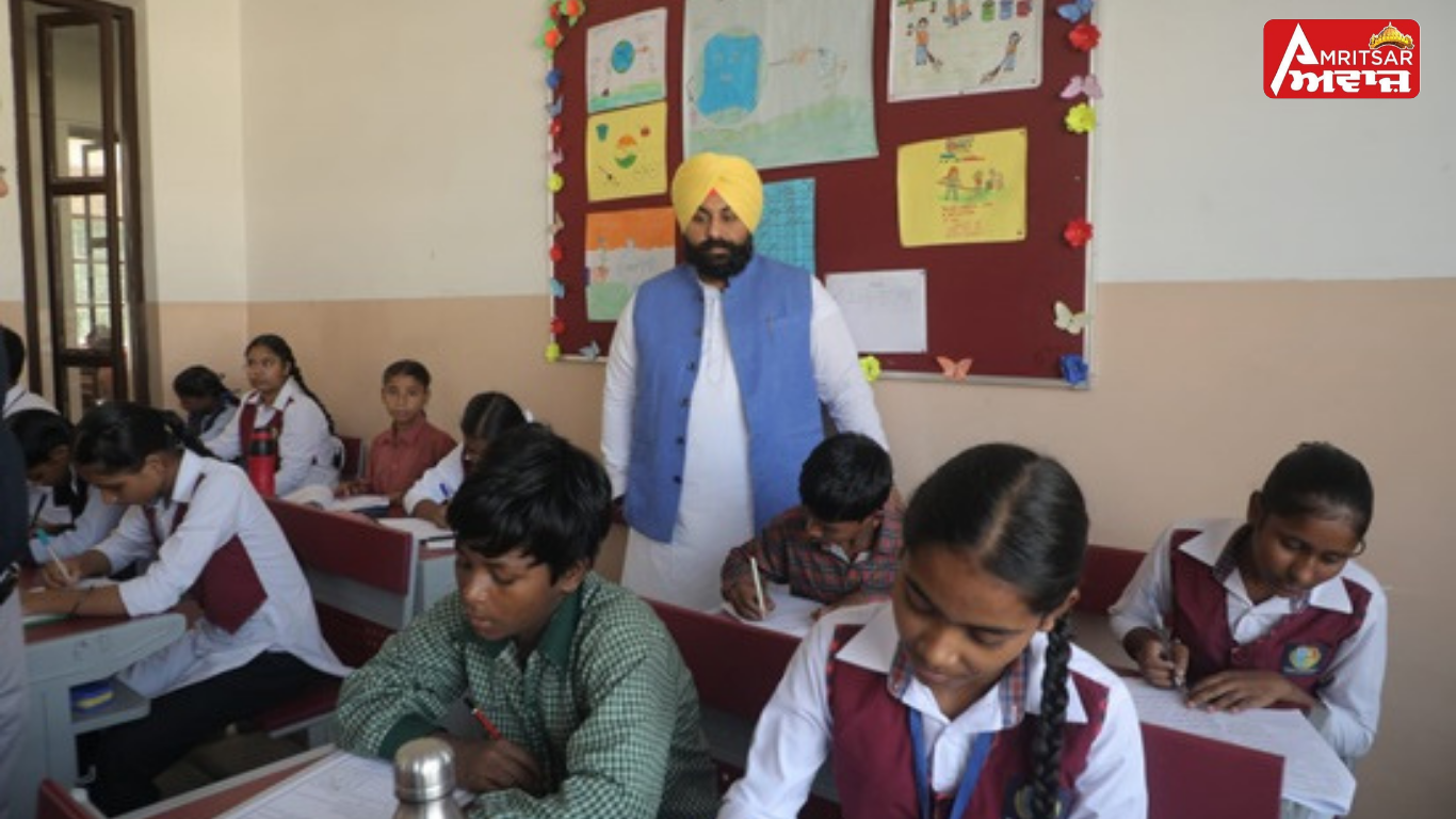 2,000 ਤੋਂ ਵੱਧ ਸਰਕਾਰੀ ਸਕੂਲਾਂ ਦਾ ਨਿਰੀਖਣ ਕਰਨ ਵਾਲੇ ਪੰਜਾਬ ਦੇ ਪਹਿਲੇ ਸਿੱਖਿਆ ਮੰਤਰੀ ਬਣੇ ਹਰਜੋਤ ਸਿੰਘ ਬੈਂਸ !