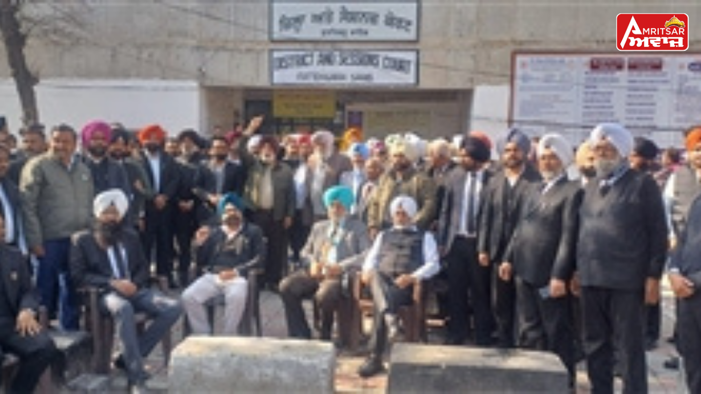 Fatehgarh Sahib : ਵਕੀਲਾਂ ਵੱਲੋਂ ਤਿੰਨ ਰੋਜ਼ਾ ਹੜਤਾਲ ਸ਼ੁਰੂ, ਅਦਾਲਤੀ ਕੰਮਕਾਜ ਦਾ ਕੀਤਾ ਮੁਕੰਮਲ ਬਾਈਕਾਟ !
