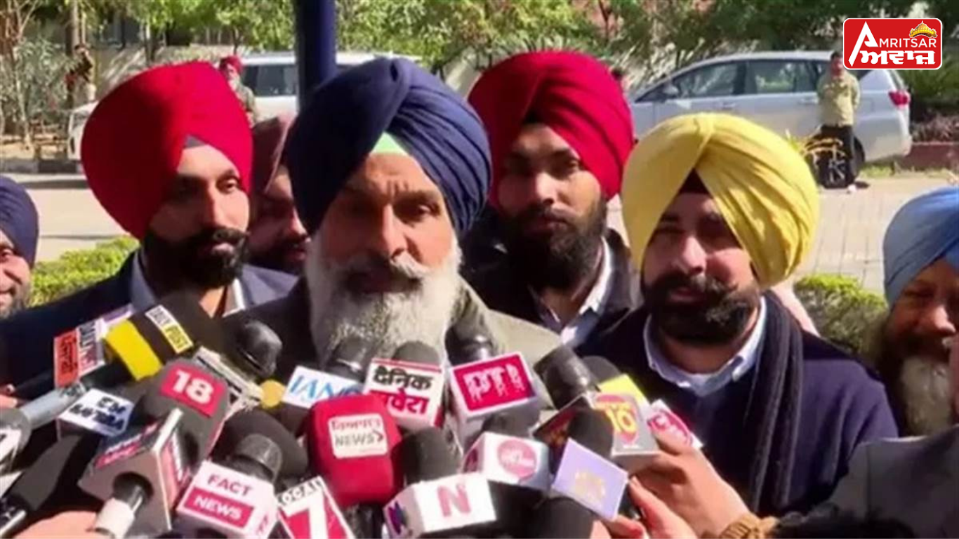 ਰਿਹਾਈ ਤੋਂ ਬਾਅਦ ਪਾਰਟੀ ਦੀ ਕੋਰ ਕਮੇਟੀ ਦੀ ਮੀਟਿੰਗ “ਚ ਪੁੱਜੇ ਮਜੀਠੀਆ, ਕਿਹਾ-ਚਾਹੇ ਮੇਰੇ ਖਿਲਾਫ਼ 10 FIR ਦਰਜ ਕਰਵਾ ਦਿਓ, ਮੈਂ ਨਹੀਂ ਡਰਦਾ !